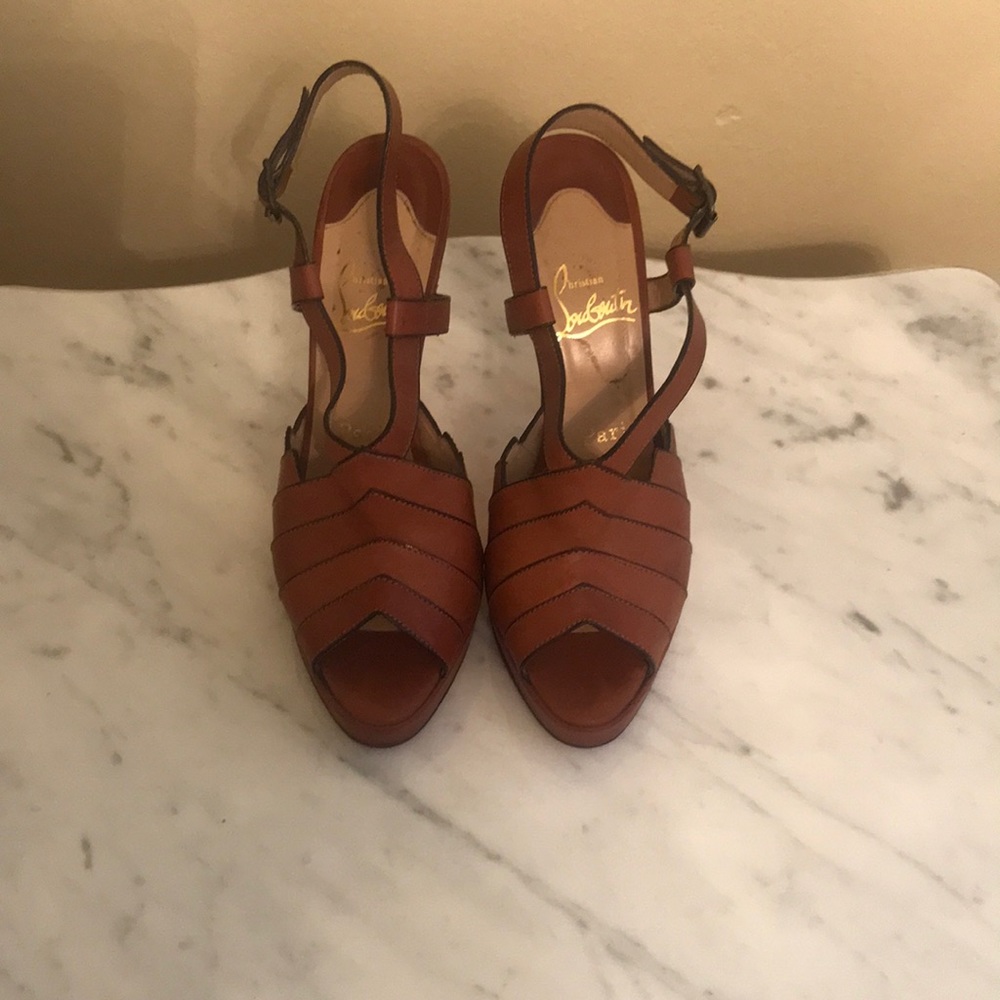 Hello, I am selling Christian Louboutin heels.